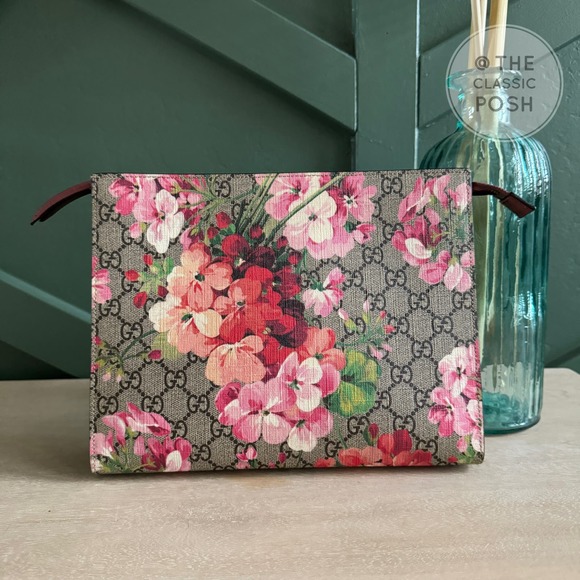 Gucci Handbags - EUC Gucci Blooms Clutch Toiletry Pouch GG Canvas Bag Pink Flowers